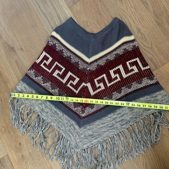 Entro Aztec Geometric Maroon and Gray Fringe Poncho S/M - Picture 2 of 8